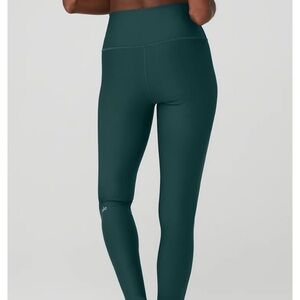 Alo leggings in midnight green. Worn a few times great condition.